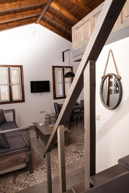 Kaminos Boutique Hotel