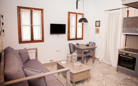 Kaminos Boutique Hotel