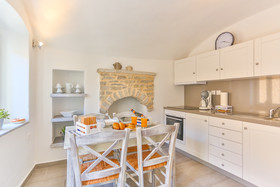 Annika Deluxe Apartments