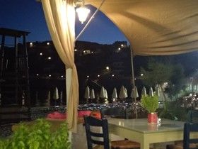 Akti Miaouli Holiday Home