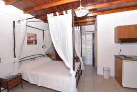 Glafki Studios & Apartments