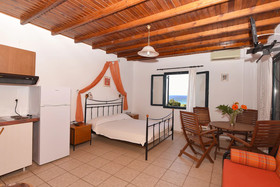Glafki Studios & Apartments
