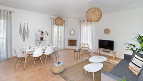 Syra Suites
