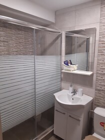 Giota Rooms