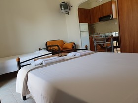 Domaine Papakonstantis Apartments To Let