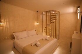 Mani Luxury Suites