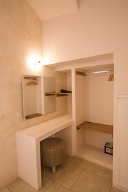 Mani Luxury Suites