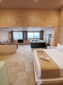 Mani Luxury Suites
