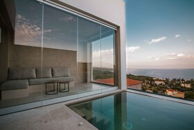Mani Luxury Suites