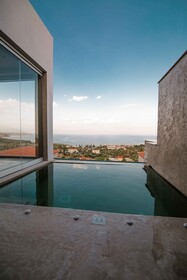 Mani Luxury Suites