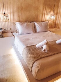 Mani Luxury Suites