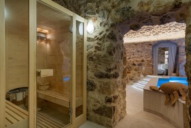 Yeeon Boutique City Hotel Gythio
