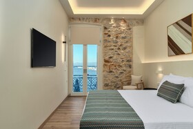 Yeeon Boutique City Hotel Gythio