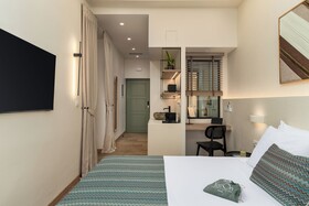Yeeon Boutique City Hotel Gythio