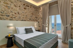 Yeeon Boutique City Hotel Gythio