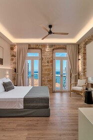 Yeeon Boutique City Hotel Gythio