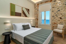 Yeeon Boutique City Hotel Gythio