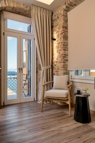 Yeeon Boutique City Hotel Gythio