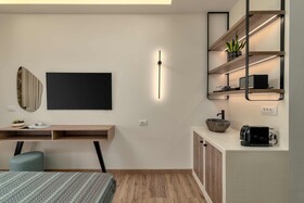Yeeon Boutique City Hotel Gythio