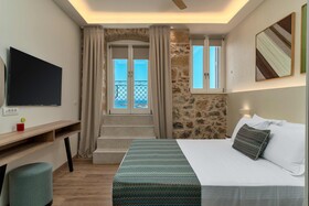 Yeeon Boutique City Hotel Gythio
