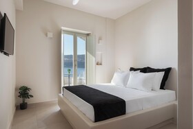 Yerma Suites Limeni
