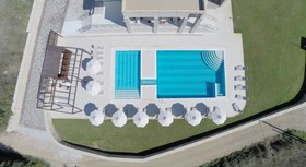 Niriides Luxury Villas