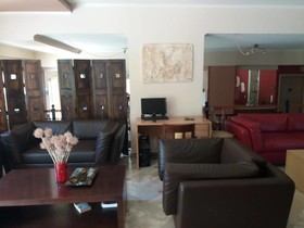 Zorbas Hotel Tavern