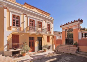 Aetoma Hotel
