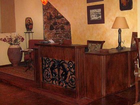 Atheaton Traditional Guesthouse
