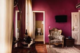Ilion Hotel Suites