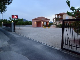 Marias Filoxenia Suites