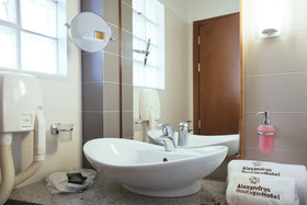 Alexandros Hotel