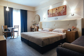 Alexandros Hotel