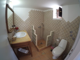 Onar Mani Suites