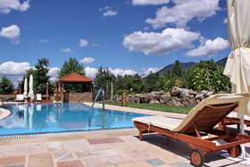 Vitina House Forest Resort