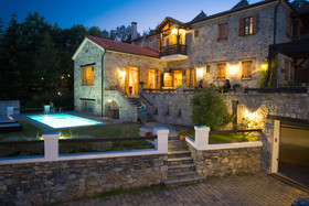 Eos Traditional Guesthouse