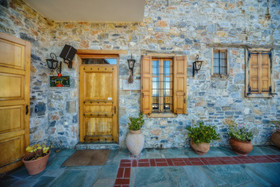 Eos Traditional Guesthouse