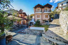 Eos Traditional Guesthouse