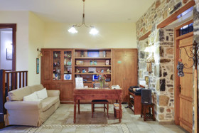 Eos Traditional Guesthouse