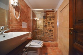 Eos Traditional Guesthouse