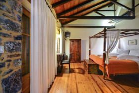 Eos Traditional Guesthouse