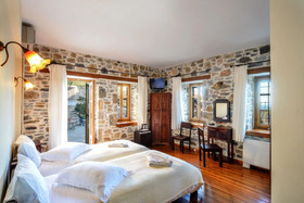 Eos Traditional Guesthouse