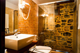 Eos Traditional Guesthouse