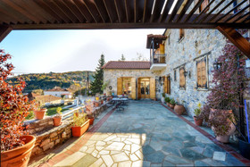 Eos Traditional Guesthouse