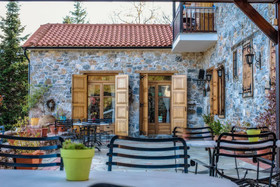 Eos Traditional Guesthouse