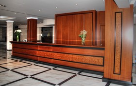 Grand Meteora Hotel