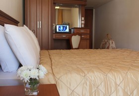 Hotel Famissi