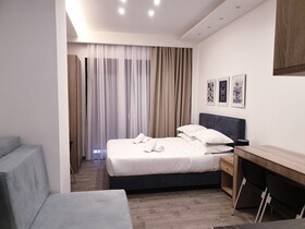 Eantos Studios & Suites