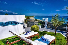 Panorama Suites & Spa