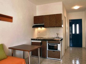 Irinoula Hotel Apartments